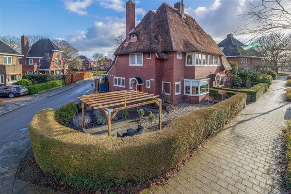 Te koop: Sfeervolle jaren '30 woning gelegen in het hartje van Veendam !